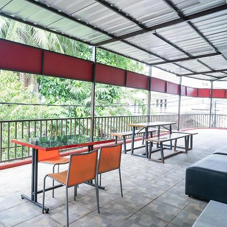 Reddoorz Plus Near Itc Cempaka Mas 2 Jakarta Kültér fotó