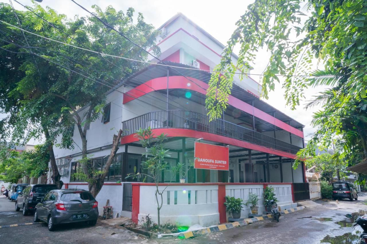 Reddoorz Plus Near Itc Cempaka Mas 2 Jakarta Kültér fotó