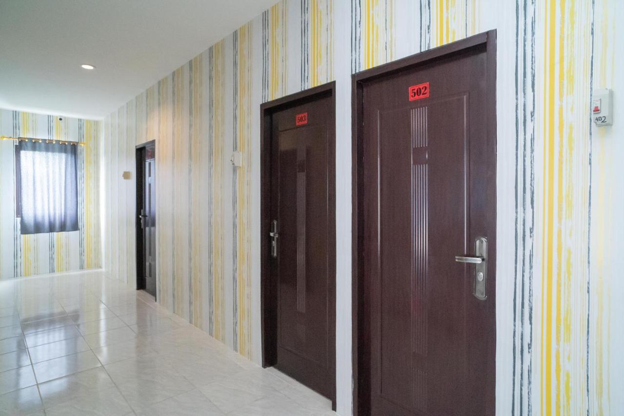 Reddoorz Plus Near Itc Cempaka Mas 2 Jakarta Kültér fotó