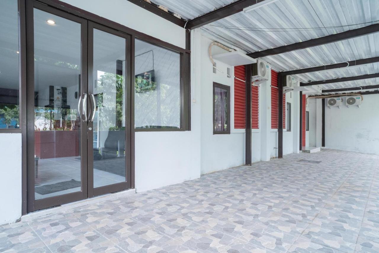 Reddoorz Plus Near Itc Cempaka Mas 2 Jakarta Kültér fotó